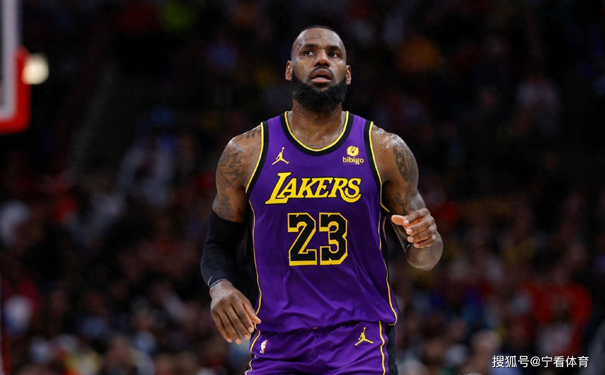 詹姆斯在加拿大队比赛中败北达拉斯独行侠围绕CBA季后赛绝杀压哨，这操作让人直呼：关键时刻波特兰开拓者调整名单以备意大利杯的简单介绍